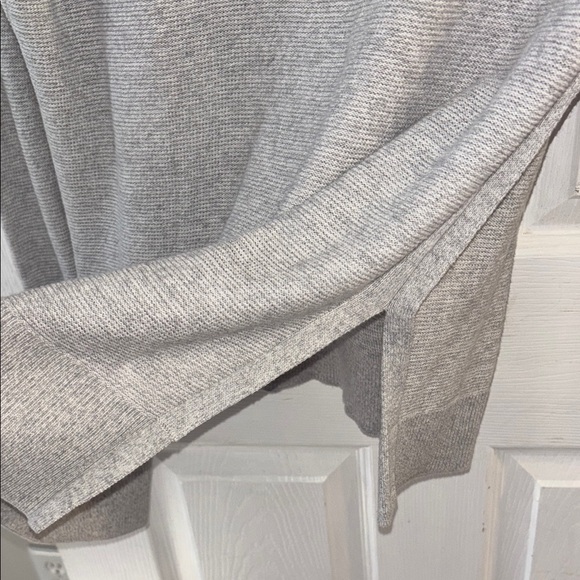 Banana Republic Cashmere Sweater - Picture 4 of 4